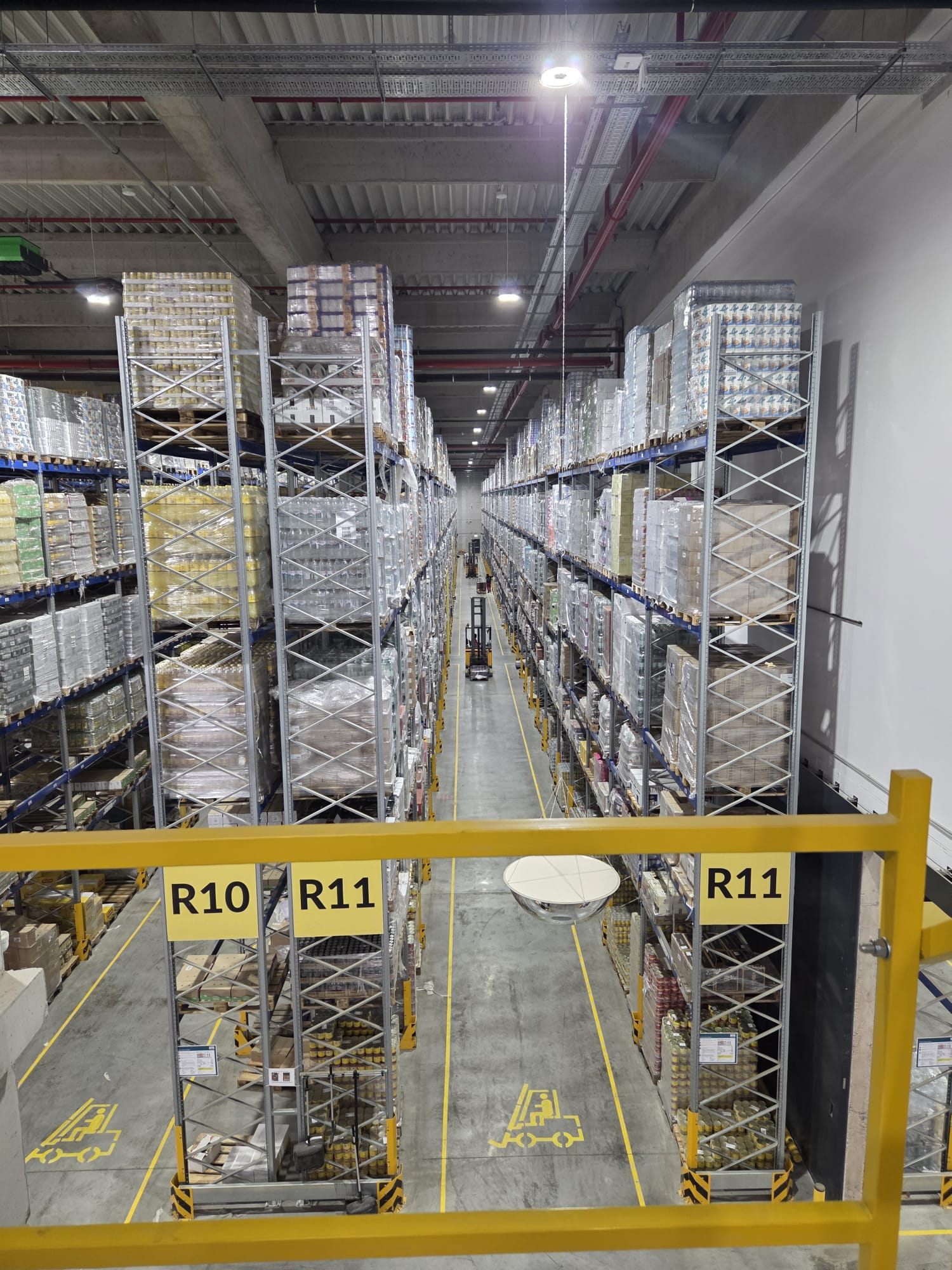 Montaža paletnih regala u skladištu — Top Mont